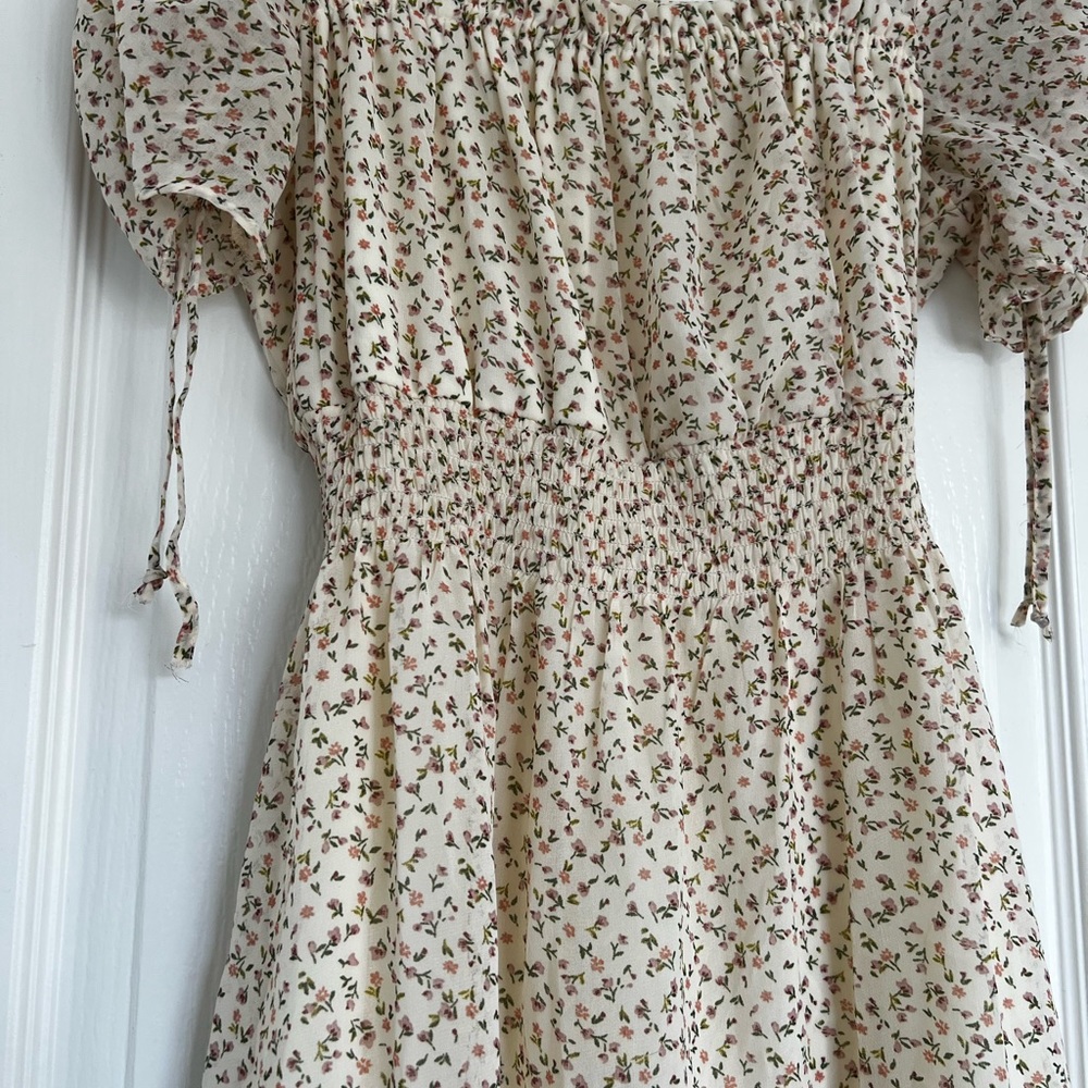 Spring dress - Picture 3 of 4